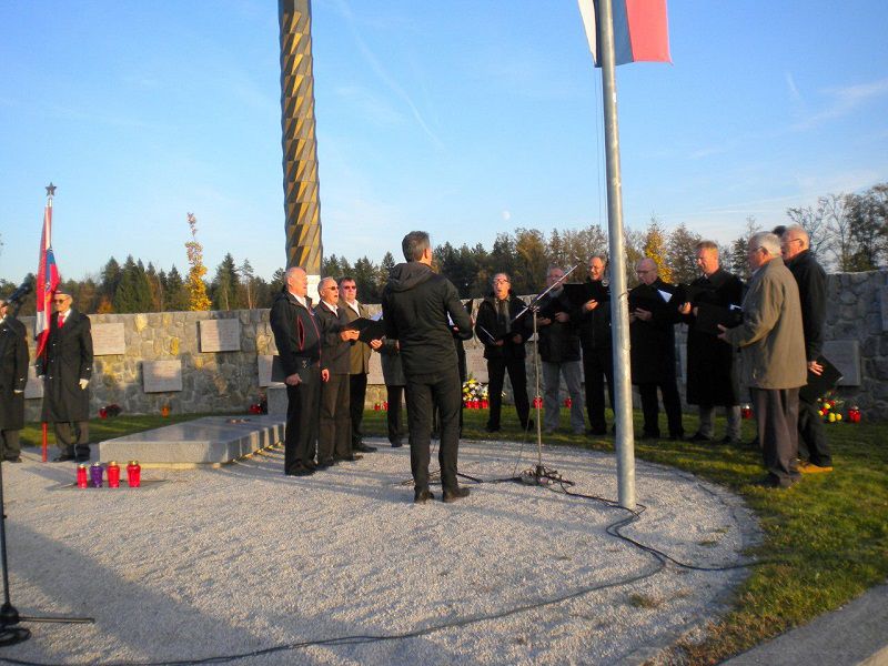 Komemoracija na partizanskem grobišču v Radomljah 2017